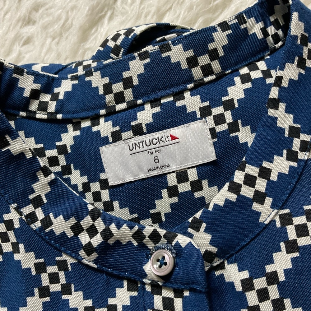 UNTUCKit Virginia Blue Geometric Long Sleeve Dress - Picture 3 of 5